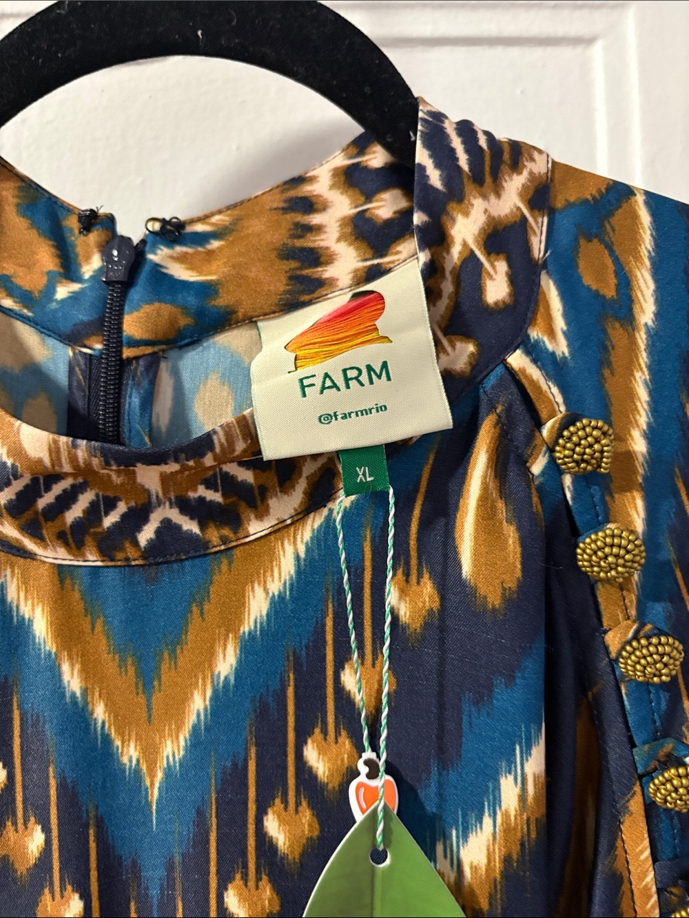 FARM RIO Women's Blue and Gold Patterned Long-Sleeve Dress
BRAND NEW - Picture 2 of 7